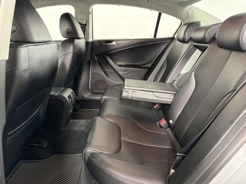 Used 2009 Volkswagen Passat Komfort FWD image 25