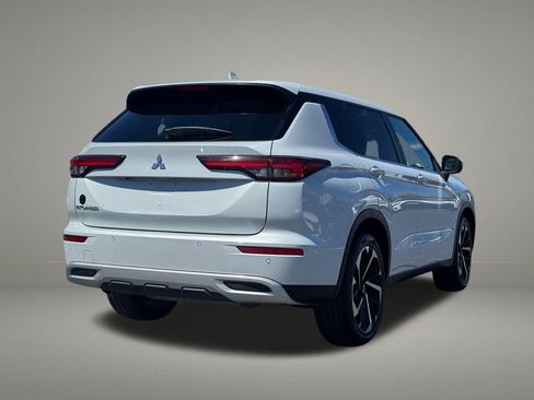 Used 2024 Mitsubishi Outlander SE FWD image 5