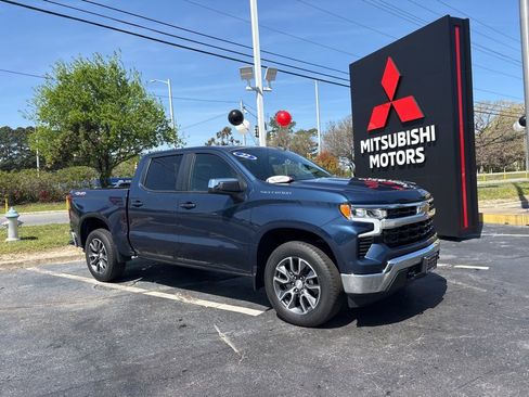 Used 2022 Chevrolet Silverado 1500 LT image 1