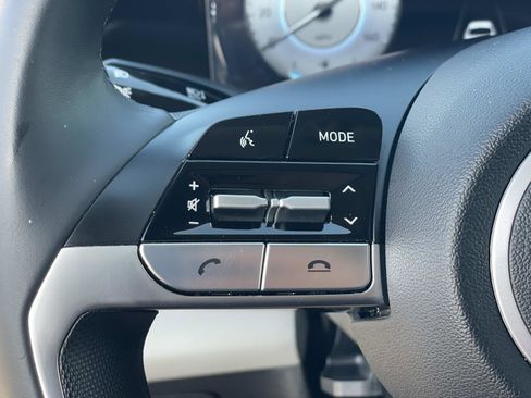 Certified 2023 Hyundai Elantra Limited image 8