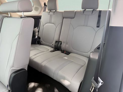 Used 2024 Honda Pilot Touring image 36
