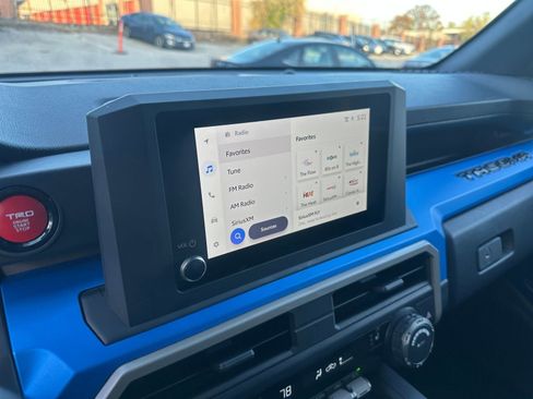 Used 2025 Toyota Tacoma TRD Off-Road image 21