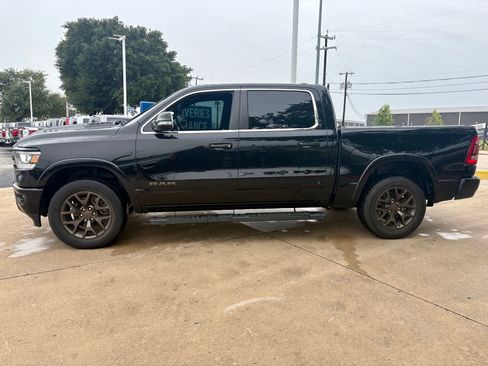 Used 2019 RAM 1500 Laramie w/ Sport Appearance Package AWD/4WD image 6