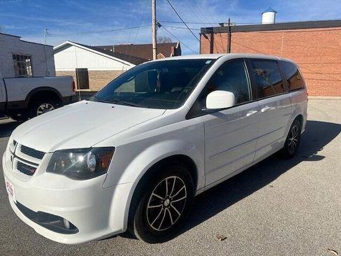 Used 2015 Dodge Grand Caravan R/T image 1
