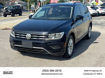 Used 2018 Volkswagen Tiguan SE w/ Panoramic Sunroof Package