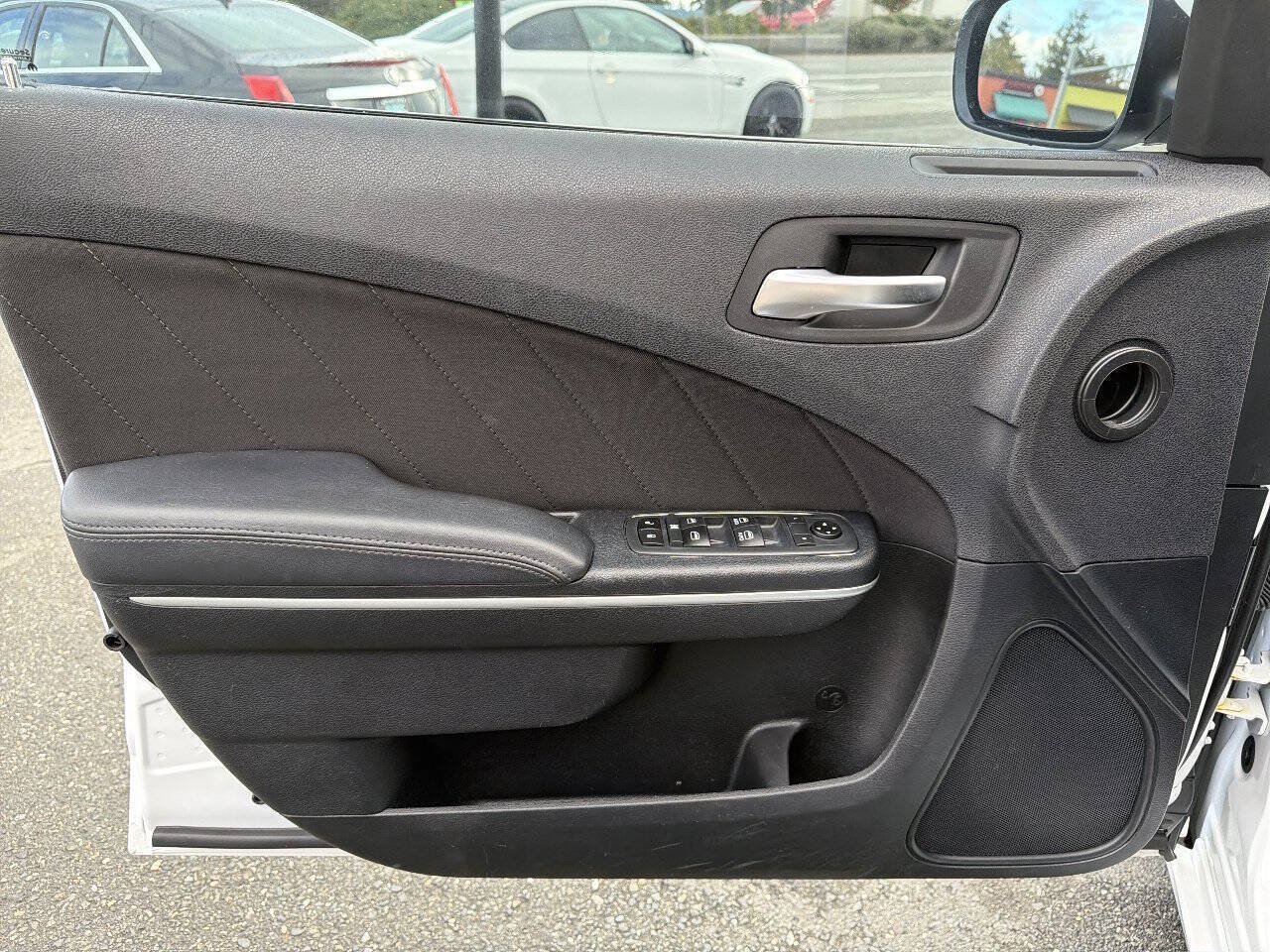 Used 2020 Dodge Charger SXT RWD image 25