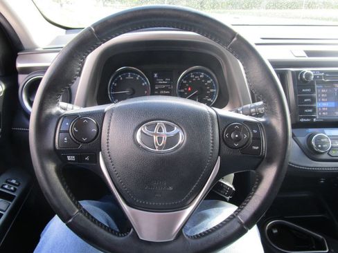 Used 2016 Toyota RAV4 XLE AWD/4WD image 12