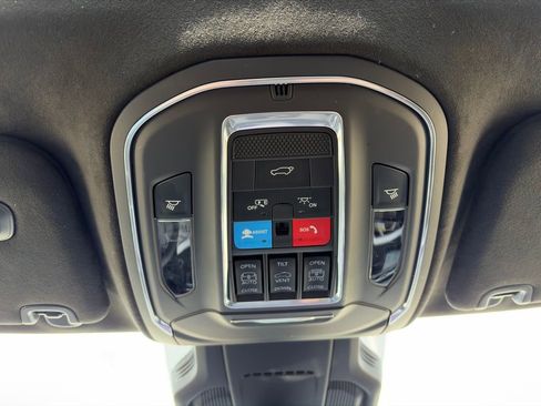 Used 2024 Jeep Wagoneer Launch Edition image 23