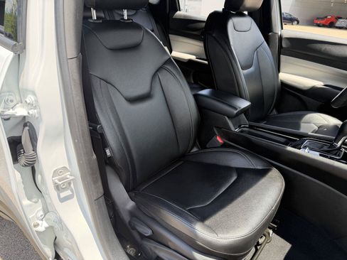 Certified 2025 Jeep Compass Limited AWD/4WD image 20