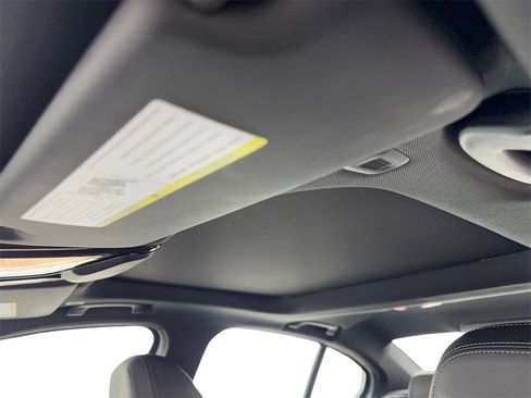 Used 2025 BMW 330i Sedan image 72