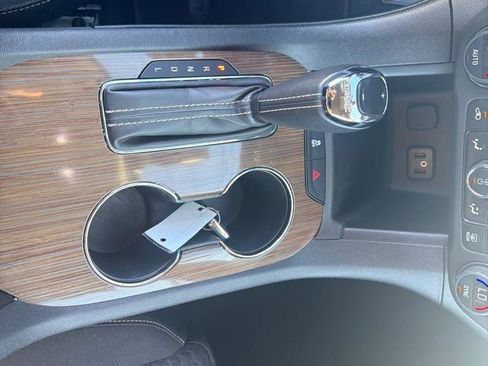 Used 2019 GMC Acadia SLE FWD image 23