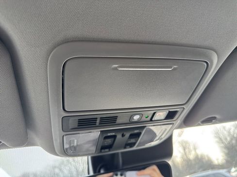 Used 2022 Honda Pilot Touring image 35