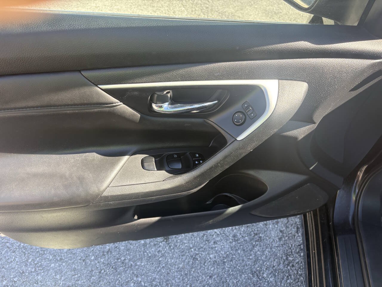 Used 2017 Nissan Altima 2.5 SR FWD image 15