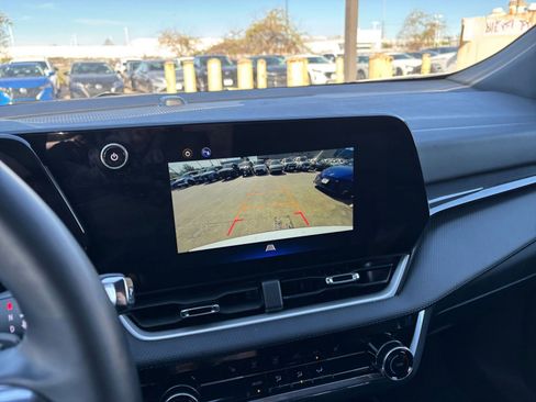 Used 2025 Chevrolet Equinox LT image 24