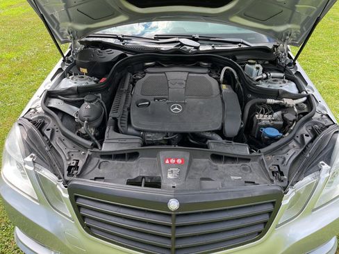 Used 2013 Mercedes-Benz E 350 4MATIC Sedan image 10