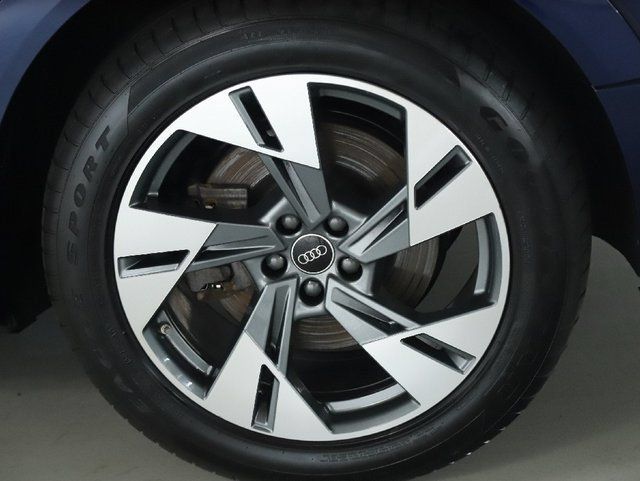Used 2022 Audi e-tron Premium AWD/4WD image 43
