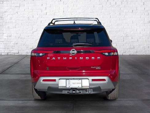 Used 2023 Nissan Pathfinder Platinum image 6