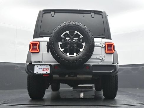 Used 2025 Jeep Wrangler Unlimited Rubicon AWD/4WD image 30