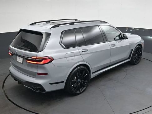 Used 2025 BMW X7 M60i AWD/4WD image 33