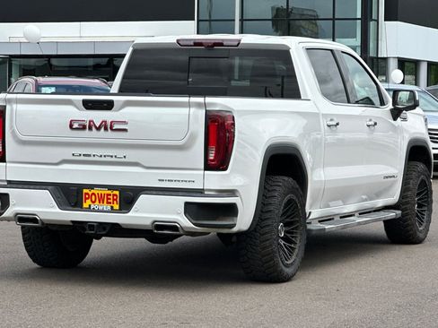 Used 2023 GMC Sierra 1500 Denali w/ Technology Package AWD/4WD image 4