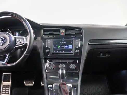 Used 2016 Volkswagen GTI SE image 19