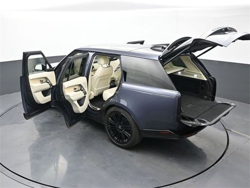 Used 2024 Land Rover Range Rover SE image 28