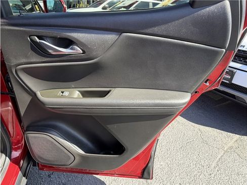 Used 2019 Chevrolet Blazer LT w/ Sound & Technology Package FWD image 28