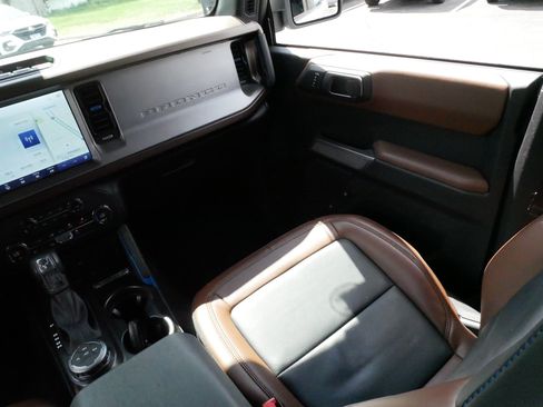 Used 2023 Ford Bronco Outer Banks AWD/4WD image 11