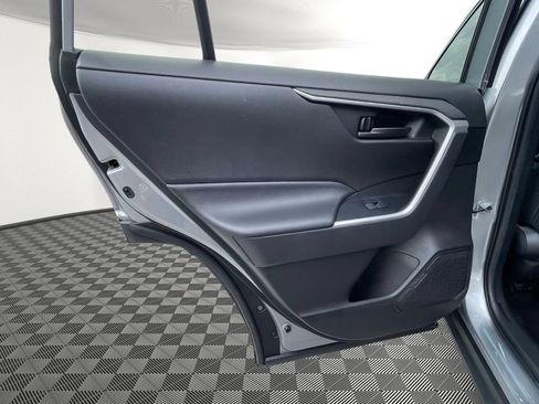 Used 2020 Toyota RAV4 LE FWD image 14
