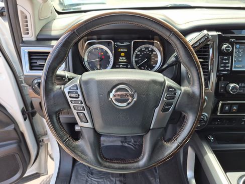 Used 2018 Nissan Titan Platinum Reserve w/ Platinum Utility Package AWD/4WD image 18