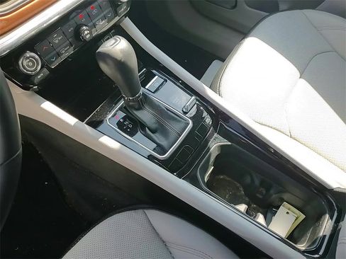 Used 2022 Jeep Compass Limited w/ Elite Group image 18