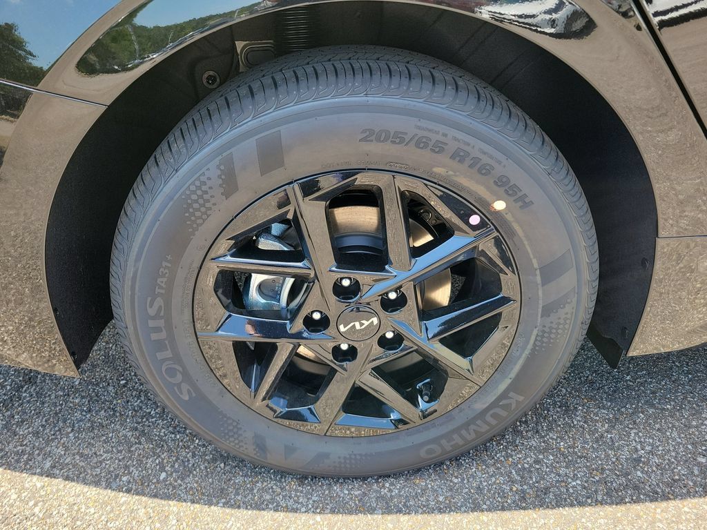 New 2026 Kia K5 LXS FWD image 9