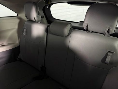Used 2024 Toyota Sienna XLE FWD image 18