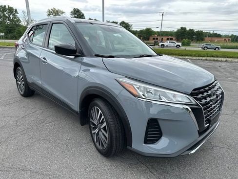 Used 2023 Nissan Kicks SV FWD image 7