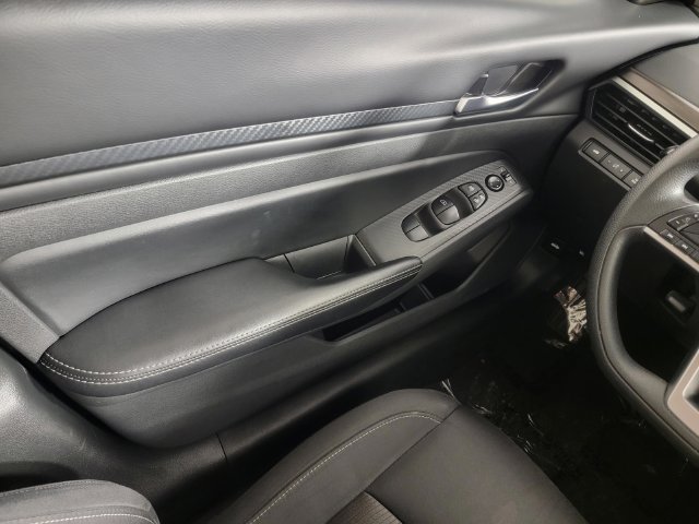 Used 2024 Nissan Altima 2.5 SV FWD image 31