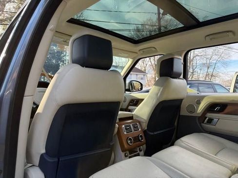Used 2020 Land Rover Range Rover HSE image 26