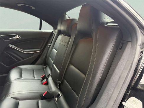 Used 2018 Mercedes-Benz CLA 250 4MATIC image 15