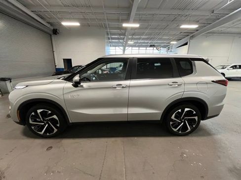 Used 2023 Mitsubishi Outlander SE AWD/4WD image 6
