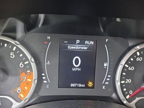 Used 2018 Jeep Renegade Latitude FWD image 10