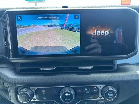 New 2025 Jeep Gladiator Sport image 27