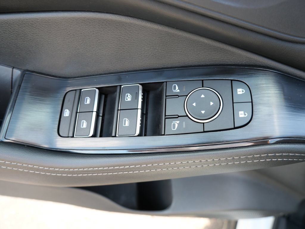 Used 2026 Nissan Rogue SL AWD/4WD image 16