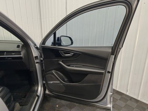 Used 2019 Audi Q7 3.0T Premium Plus w/ Premium Plus Package AWD/4WD image 25