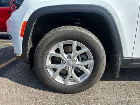 Used 2023 Jeep Grand Cherokee L Limited w/ MOPAR Finishing Package AWD/4WD image 20