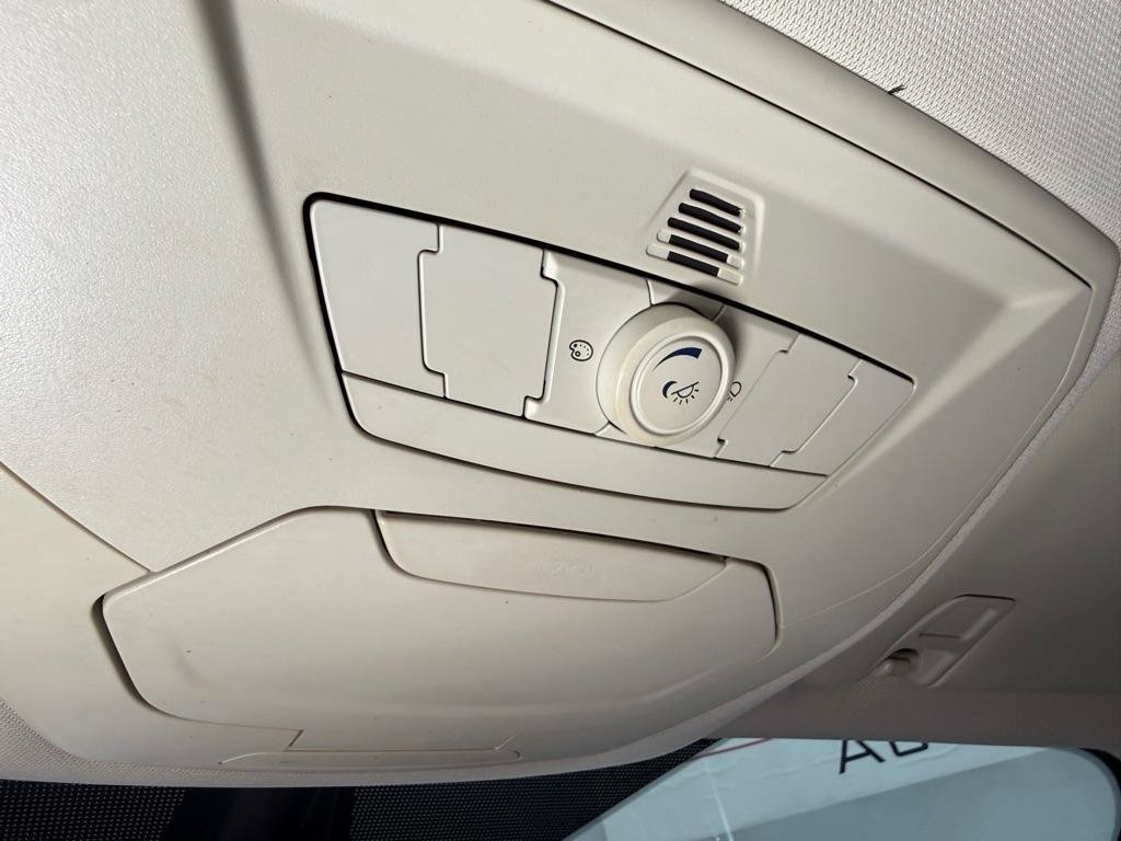 Used 2013 Ford Escape Titanium w/ Parking Technology Pkg FWD image 35