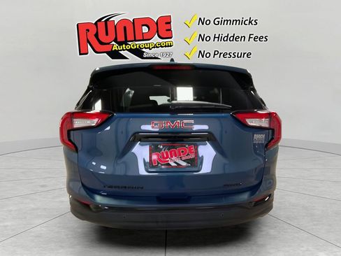 Used 2024 GMC Terrain SLE w/ Driver Convenience Package image 5