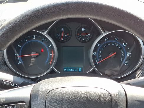 Used 2014 Chevrolet Cruze LT image 21