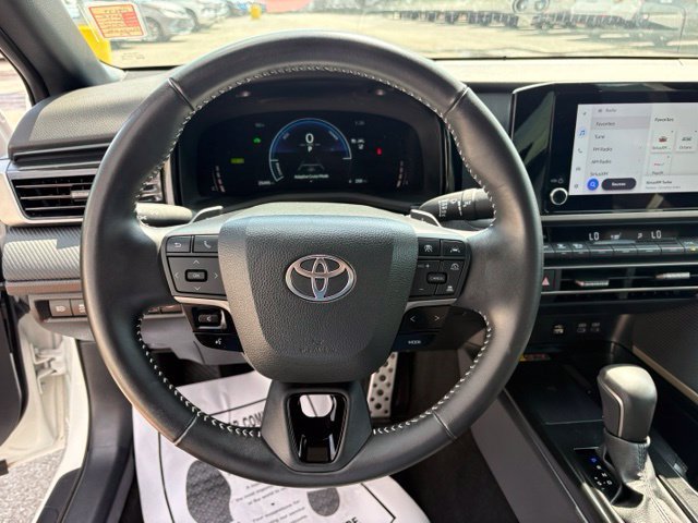 Used 2025 Toyota Camry SE FWD image 16