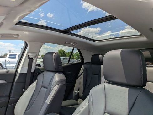 Used 2025 Buick Envision Preferred AWD/4WD image 18