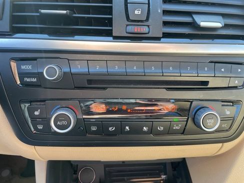 Used 2014 BMW 320i Sedan image 10