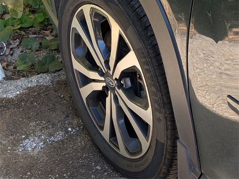 Used 2022 Subaru Forester Limited image 11